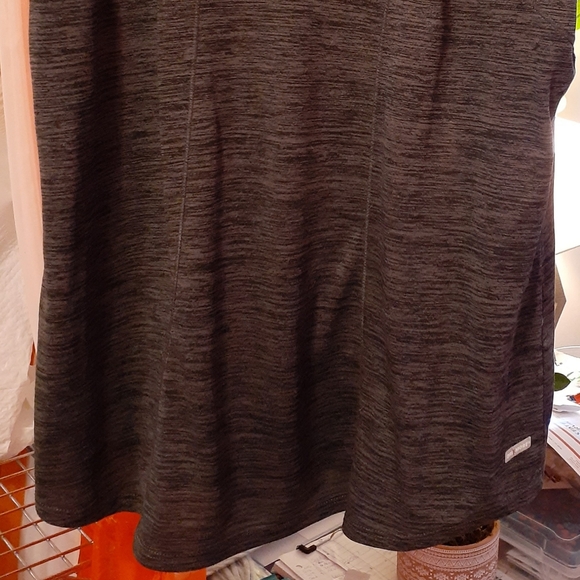 Top/Workout - Picture 5 of 10